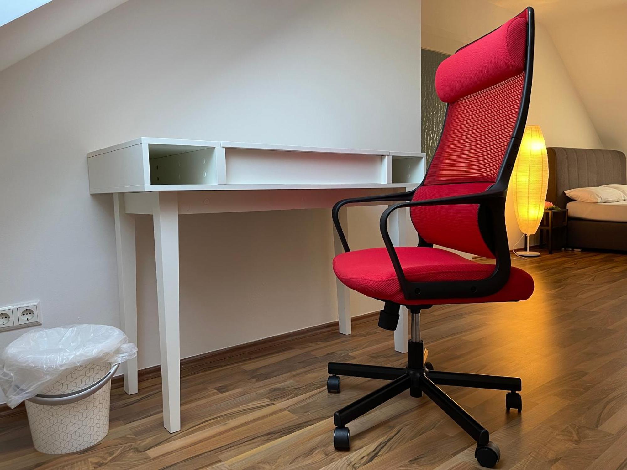 Geraeumige 3-Zimmer-Ferienwohnung Im Herzen Von Kassel Buitenkant foto