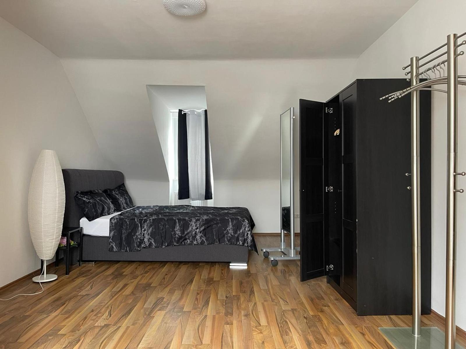 Geraeumige 3-Zimmer-Ferienwohnung Im Herzen Von Kassel Buitenkant foto