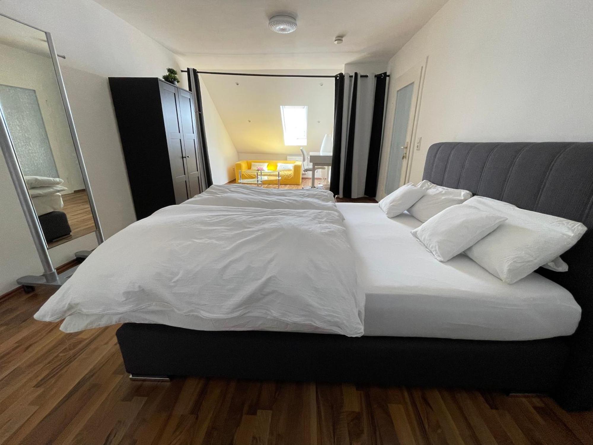 Geraeumige 3-Zimmer-Ferienwohnung Im Herzen Von Kassel Buitenkant foto