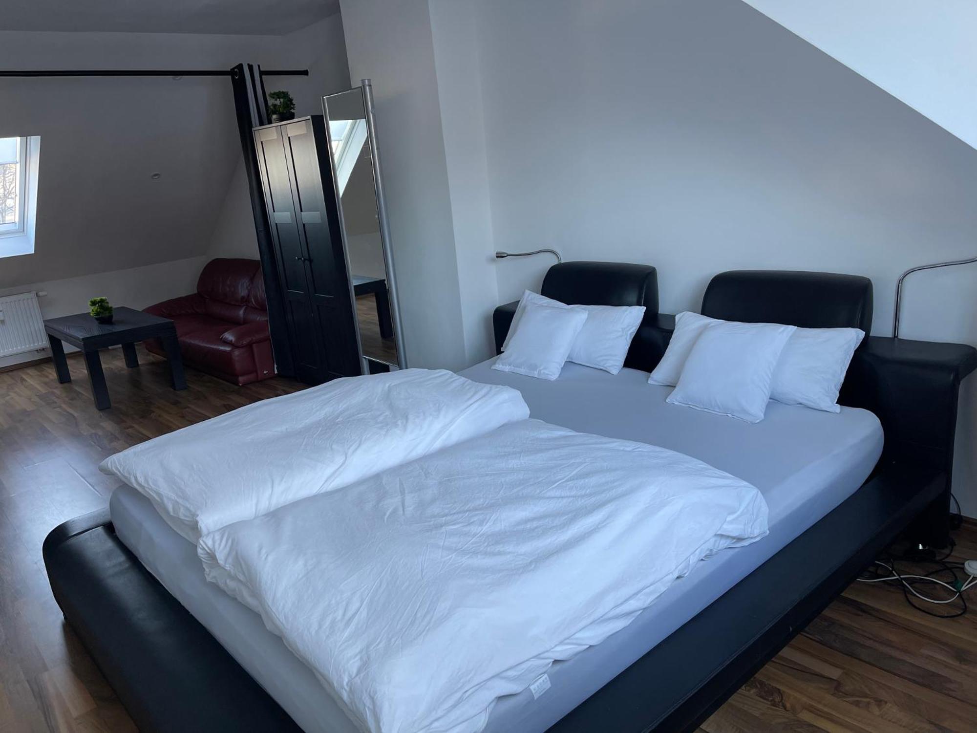 Geraeumige 3-Zimmer-Ferienwohnung Im Herzen Von Kassel Buitenkant foto
